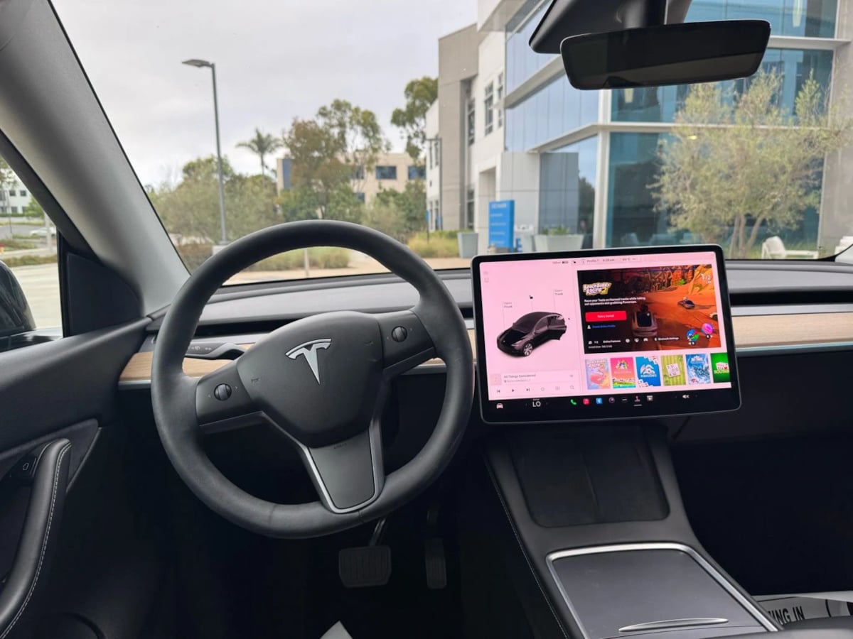 2022 Tesla Model Y Long Range photo 17