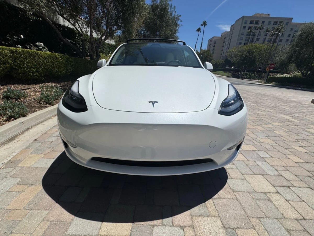 2023 Tesla Model Y Long Range photo 2