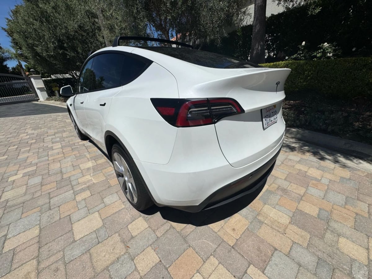 2023 Tesla Model Y Long Range photo 4