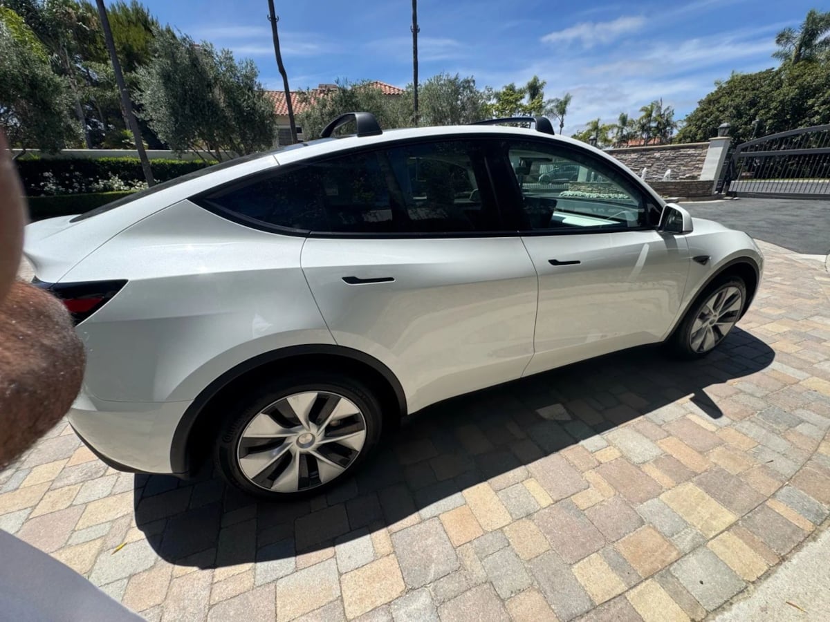 2023 Tesla Model Y Long Range photo 7