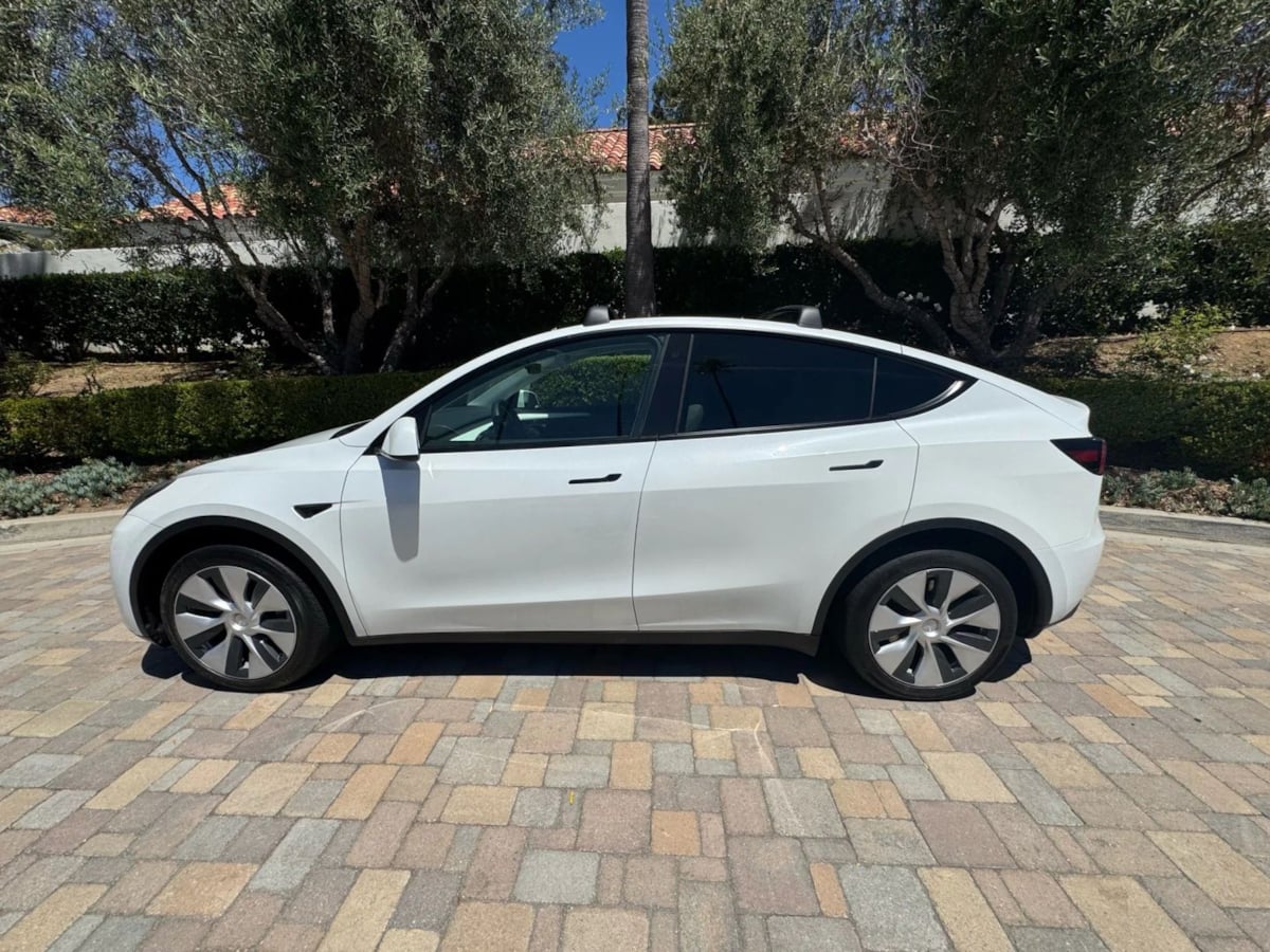 2023 Tesla Model Y Long Range photo 8