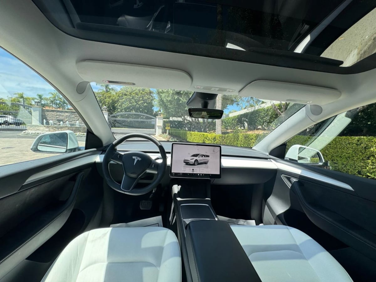 2023 Tesla Model Y Long Range photo 9
