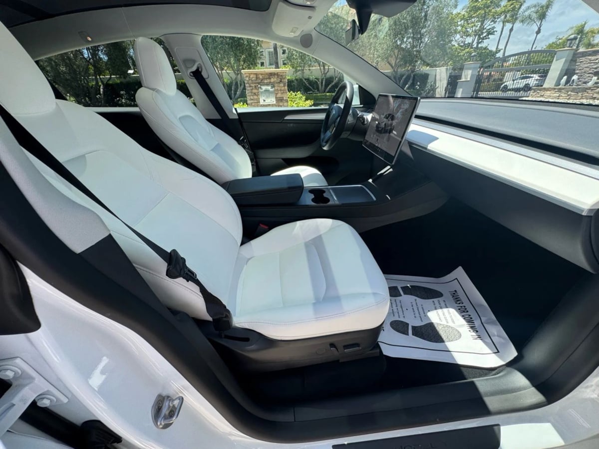 2023 Tesla Model Y Long Range photo 13