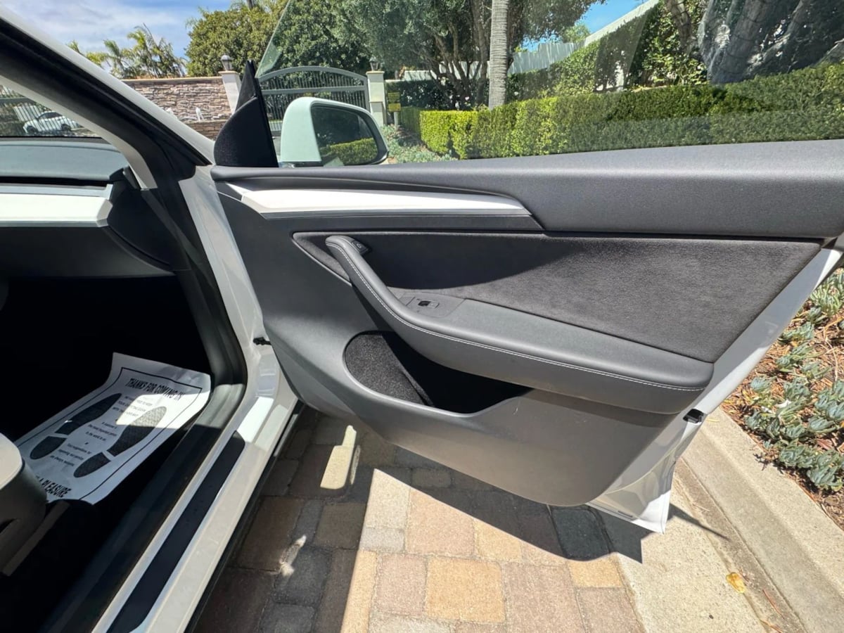 2023 Tesla Model Y Long Range photo 19