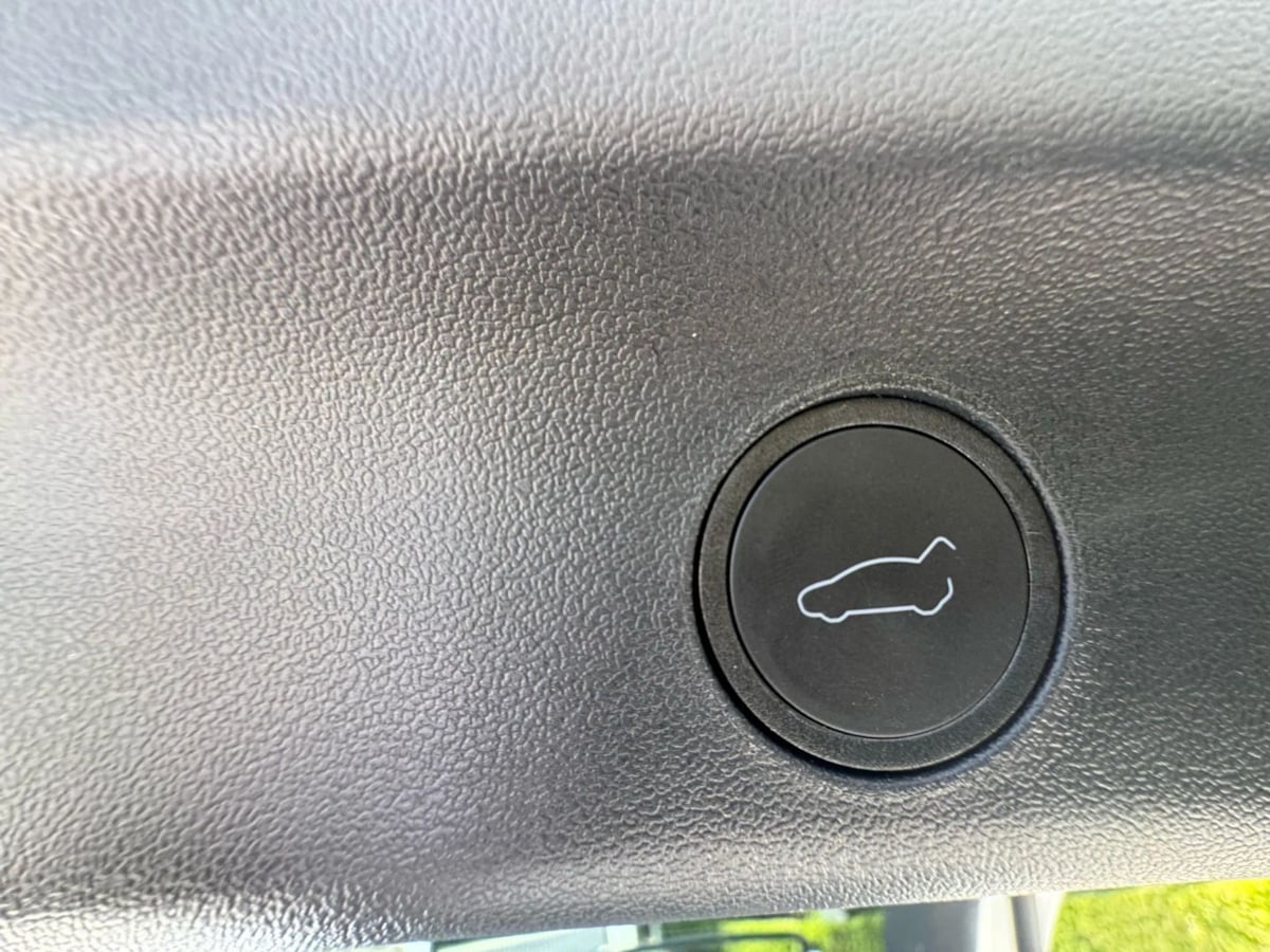 2023 Tesla Model Y Long Range photo 23