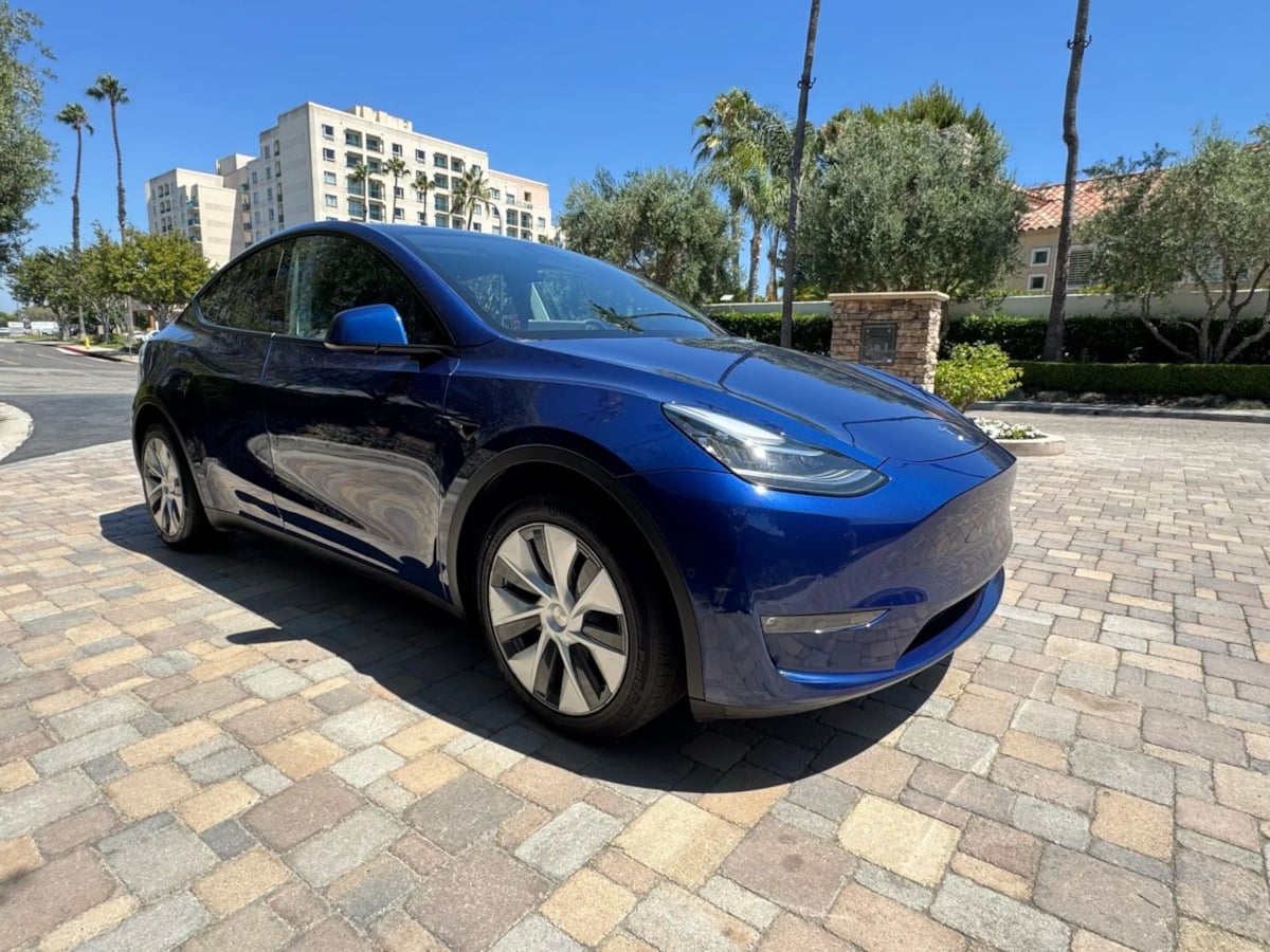 2022 Tesla Model Y Long Range photo 3