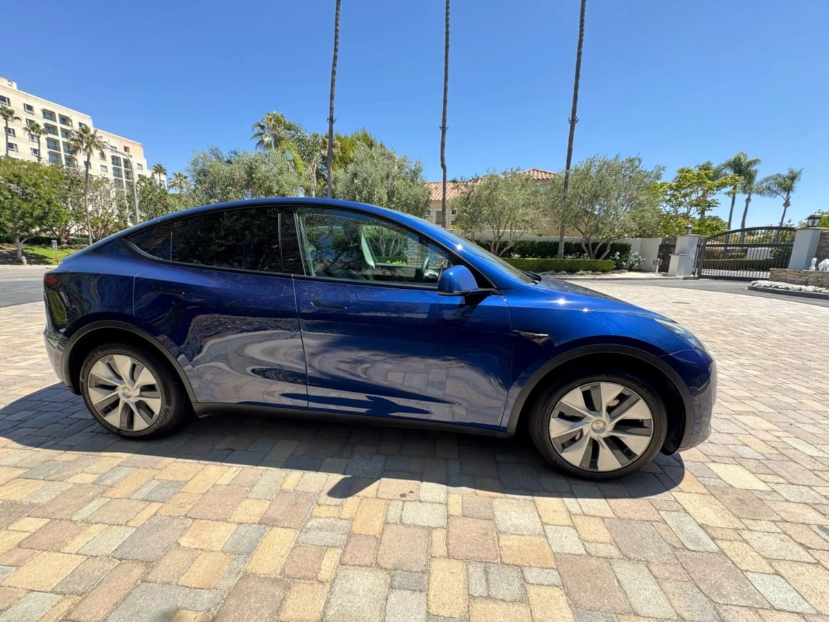 2022 Tesla Model Y Long Range photo 8