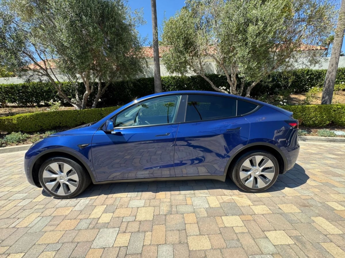 2022 Tesla Model Y Long Range photo 9