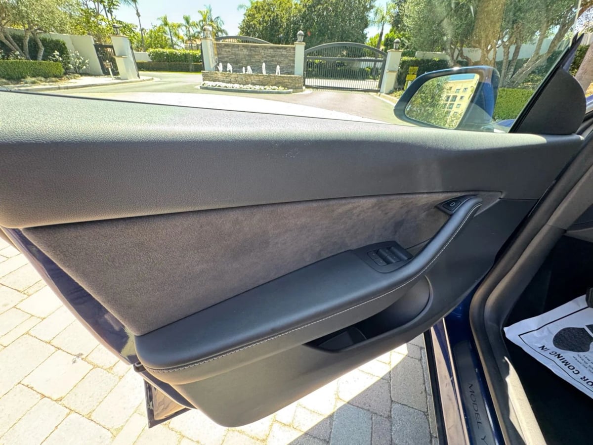 2022 Tesla Model Y Long Range photo 18