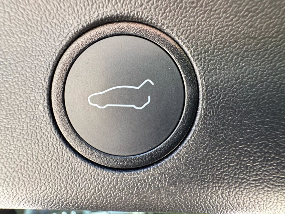 2022 Tesla Model Y Long Range photo 23
