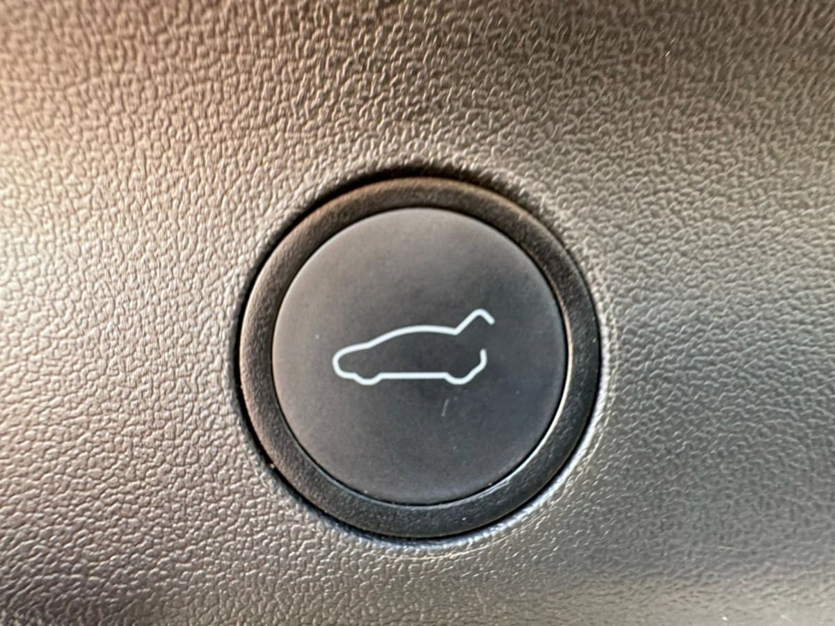 2022 Tesla Model Y Performance photo 25