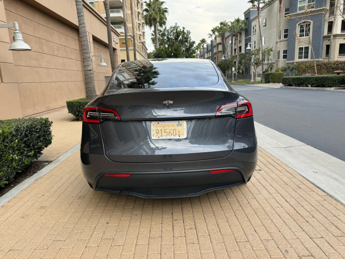 2023 Tesla Model Y Long Range photo 5