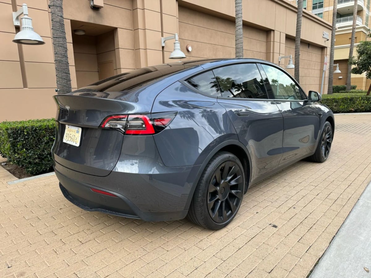 2023 Tesla Model Y Long Range photo 6