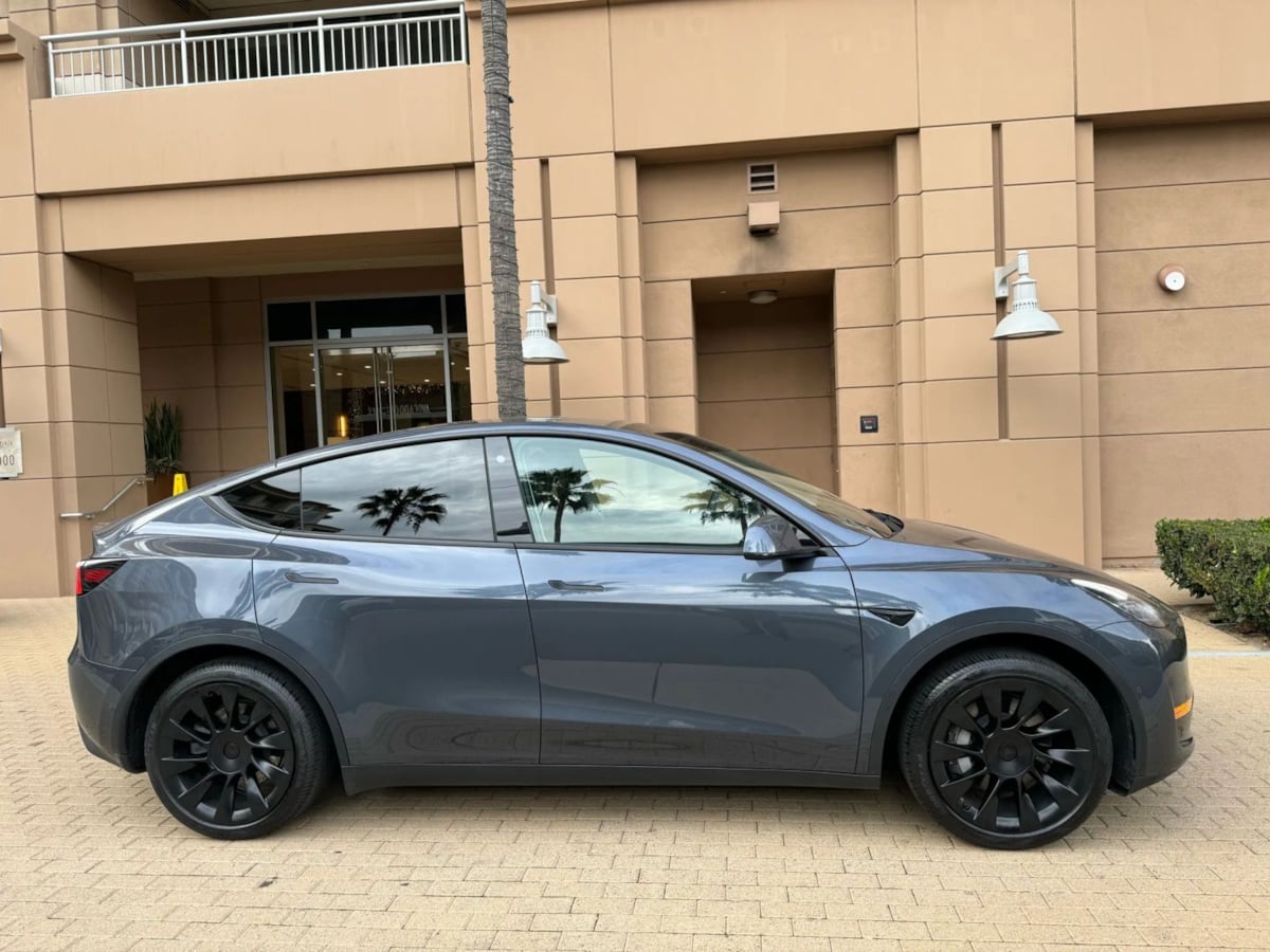 2023 Tesla Model Y Long Range photo 7