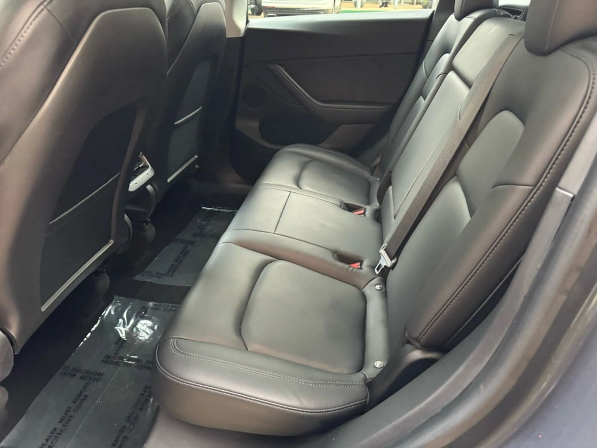 2023 Tesla Model Y Long Range photo 11