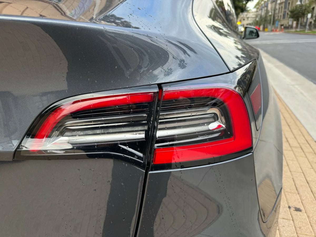 2023 Tesla Model Y Long Range photo 24