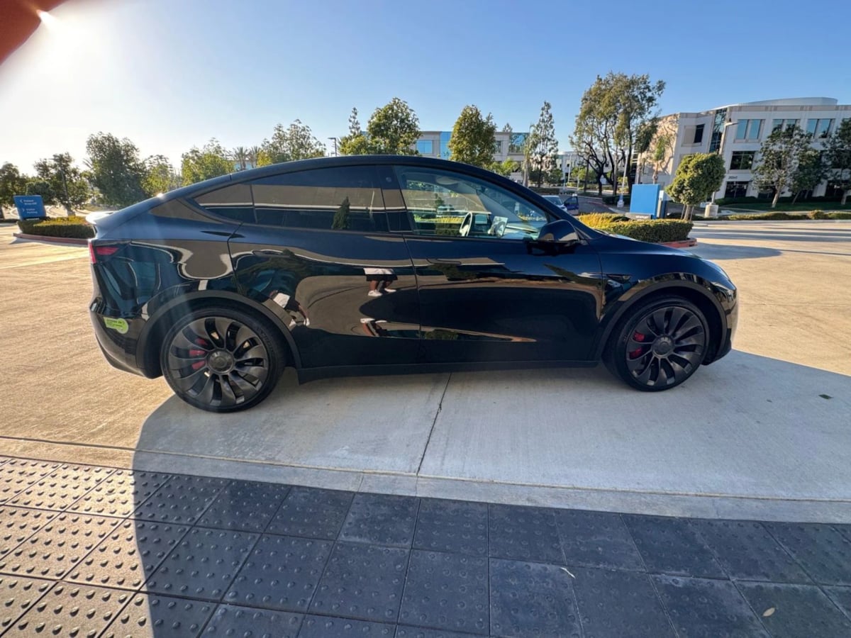2023 Tesla Model Y Performance photo 8