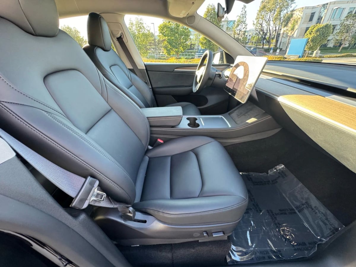 2023 Tesla Model Y Performance photo 14