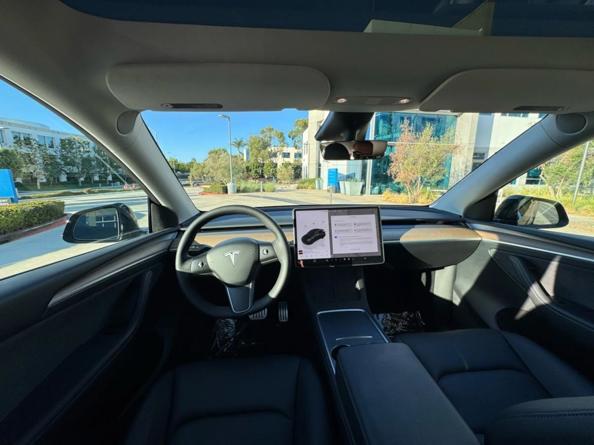 2023 Tesla Model Y Performance photo 16