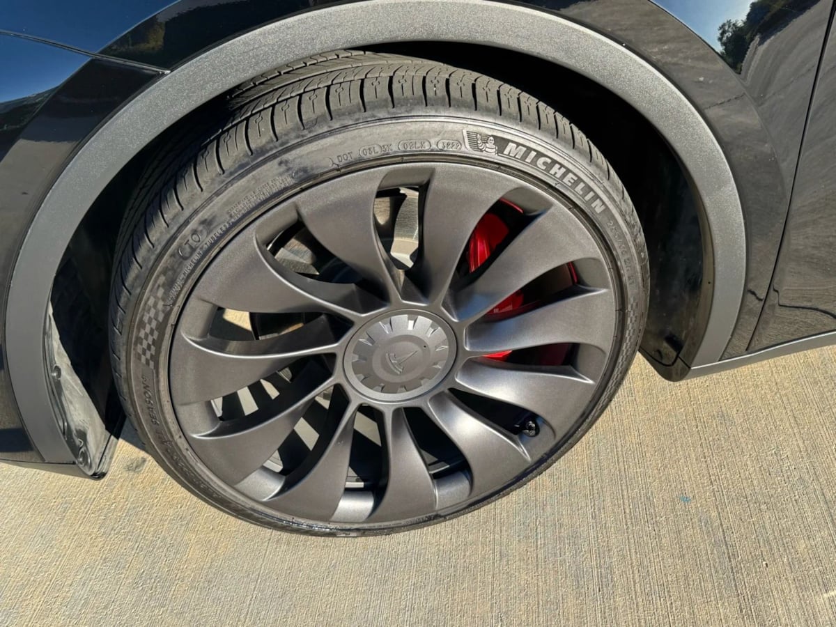 2023 Tesla Model Y Performance photo 30
