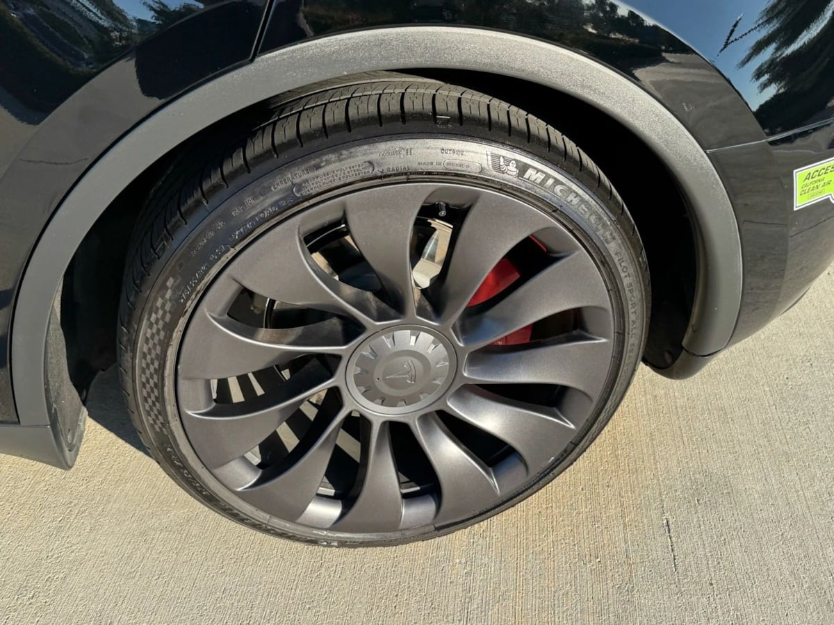 2023 Tesla Model Y Performance photo 31