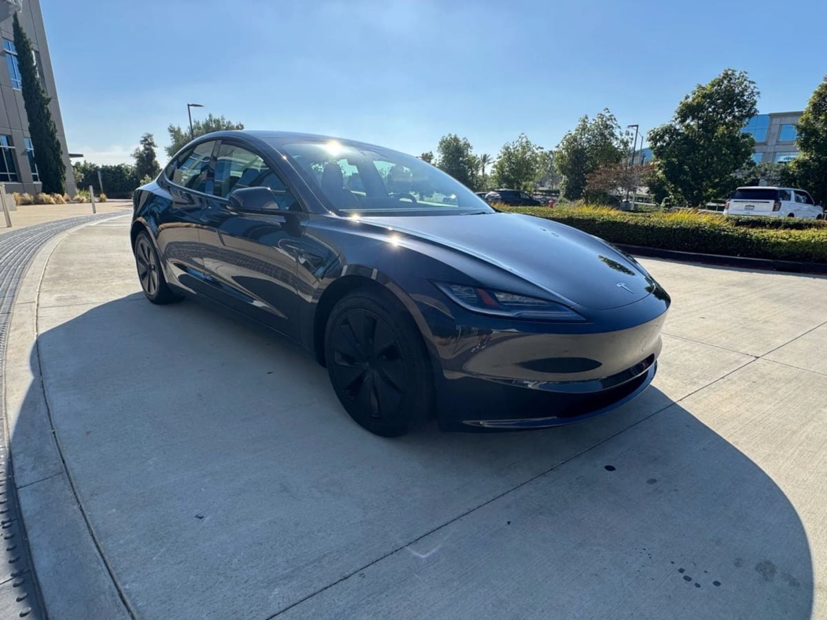 2024 Tesla Model 3 Long Range photo 3