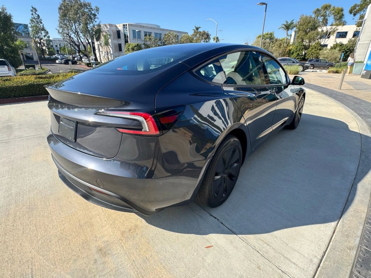 2024 Tesla Model 3 Long Range photo 4