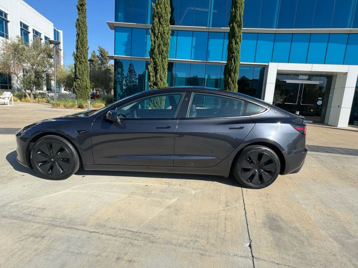 2024 Tesla Model 3 Long Range photo 8