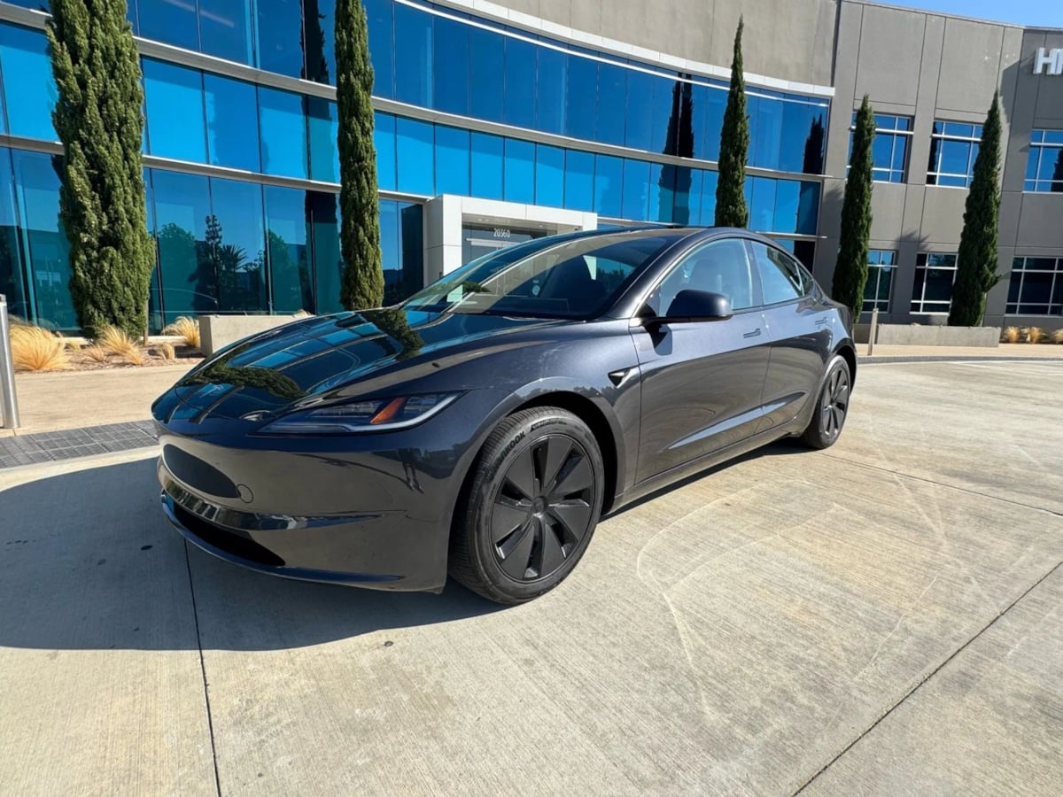 2024 Tesla Model 3 Long Range photo 9