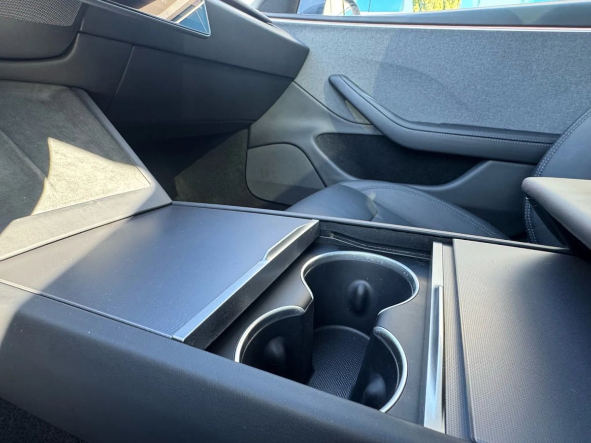 2024 Tesla Model 3 Long Range photo 25