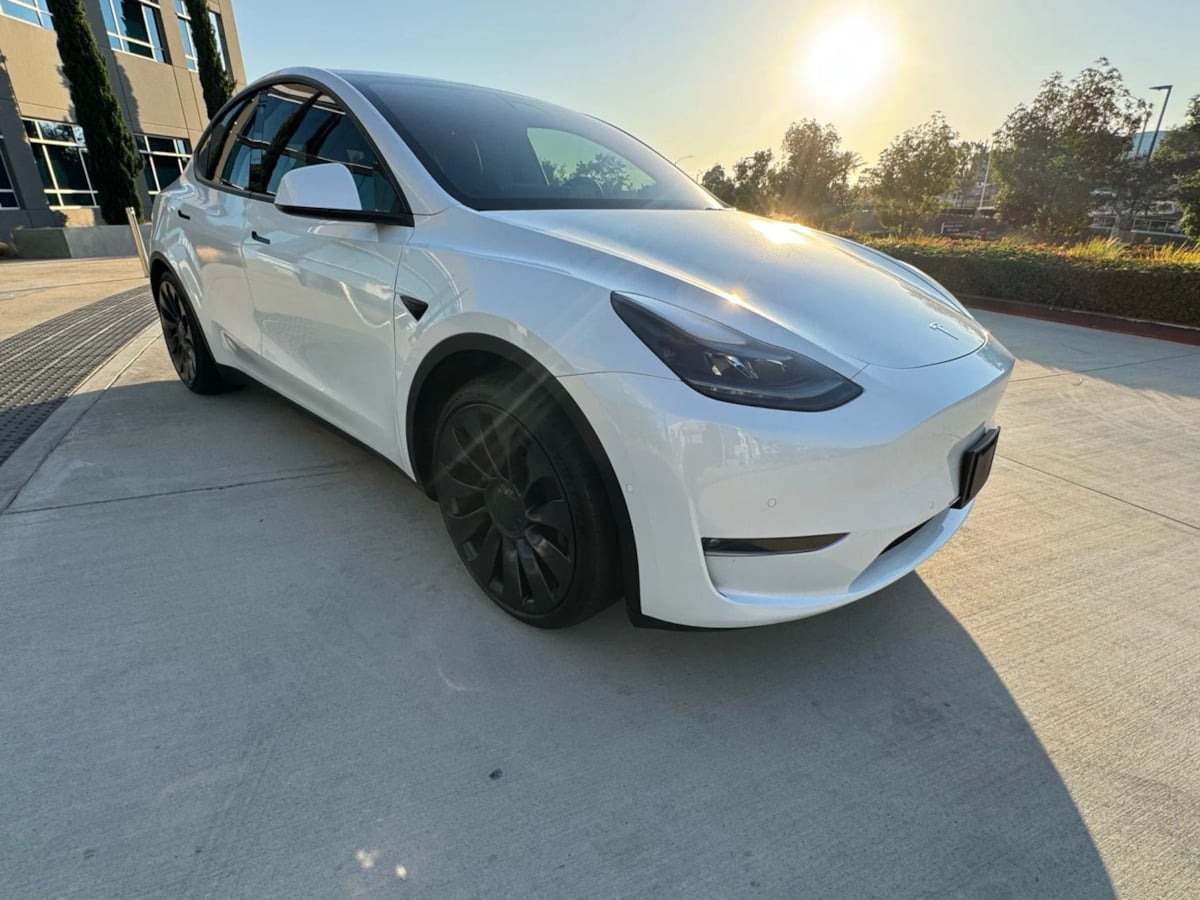 2022 Tesla Model Y Performance photo 3