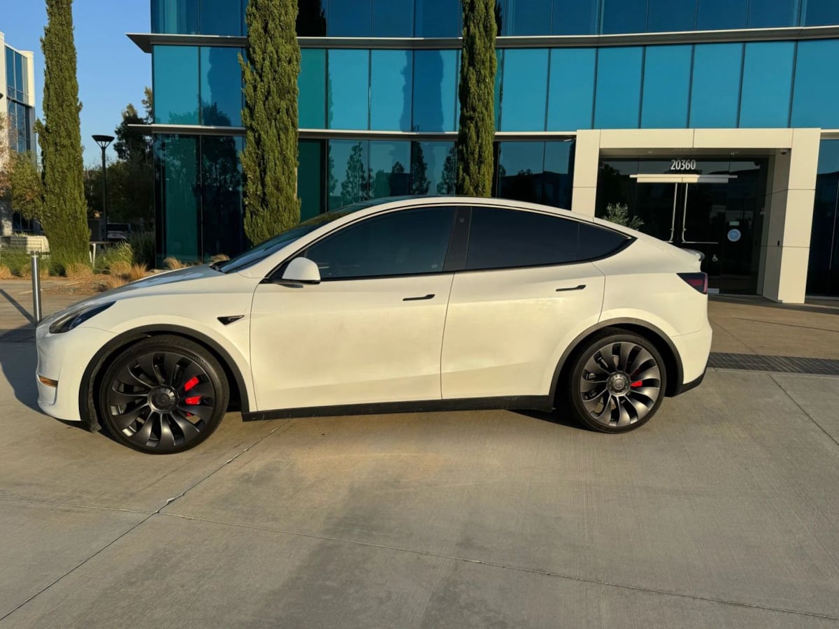 2022 Tesla Model Y Performance photo 9