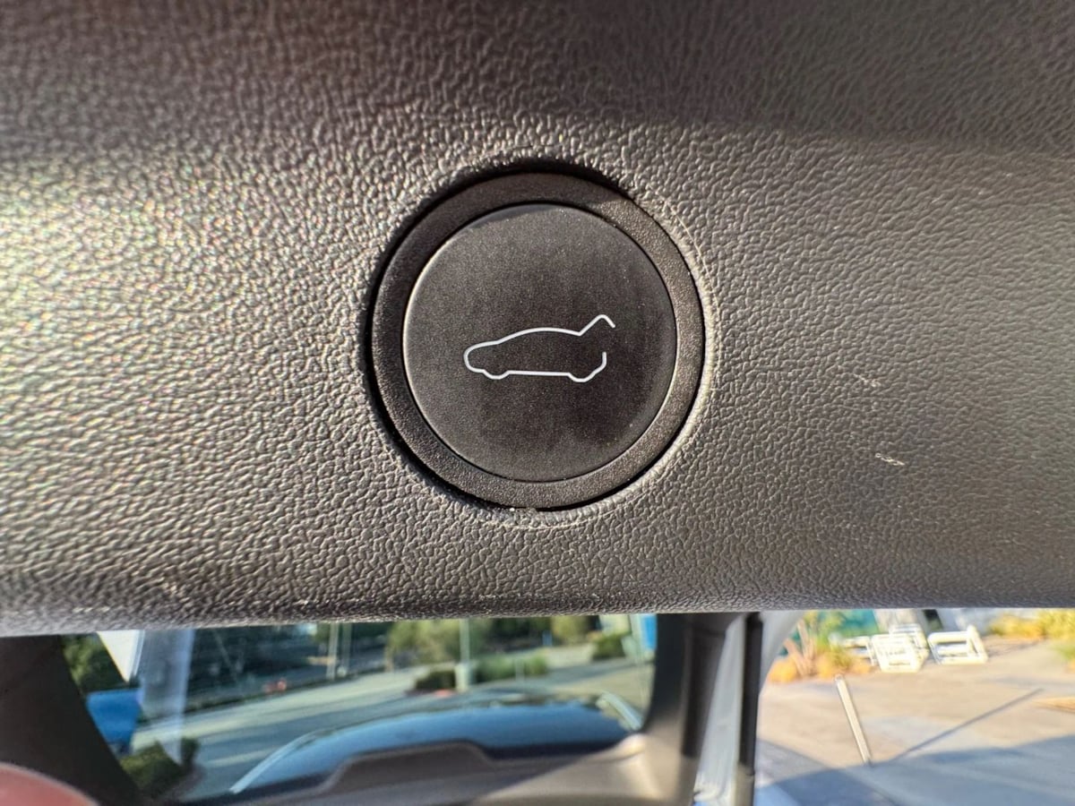 2022 Tesla Model Y Performance photo 32