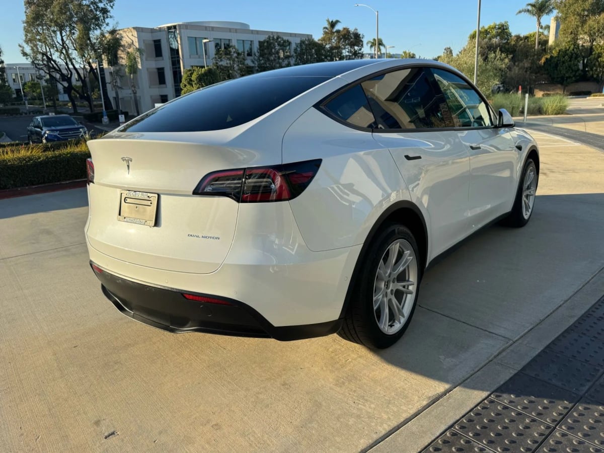 2022 Tesla Model Y Long Range photo 5