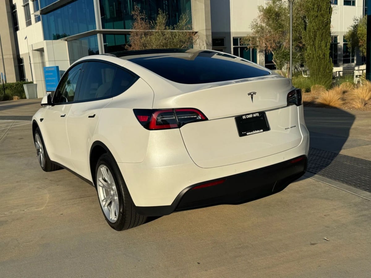2022 Tesla Model Y Long Range photo 7