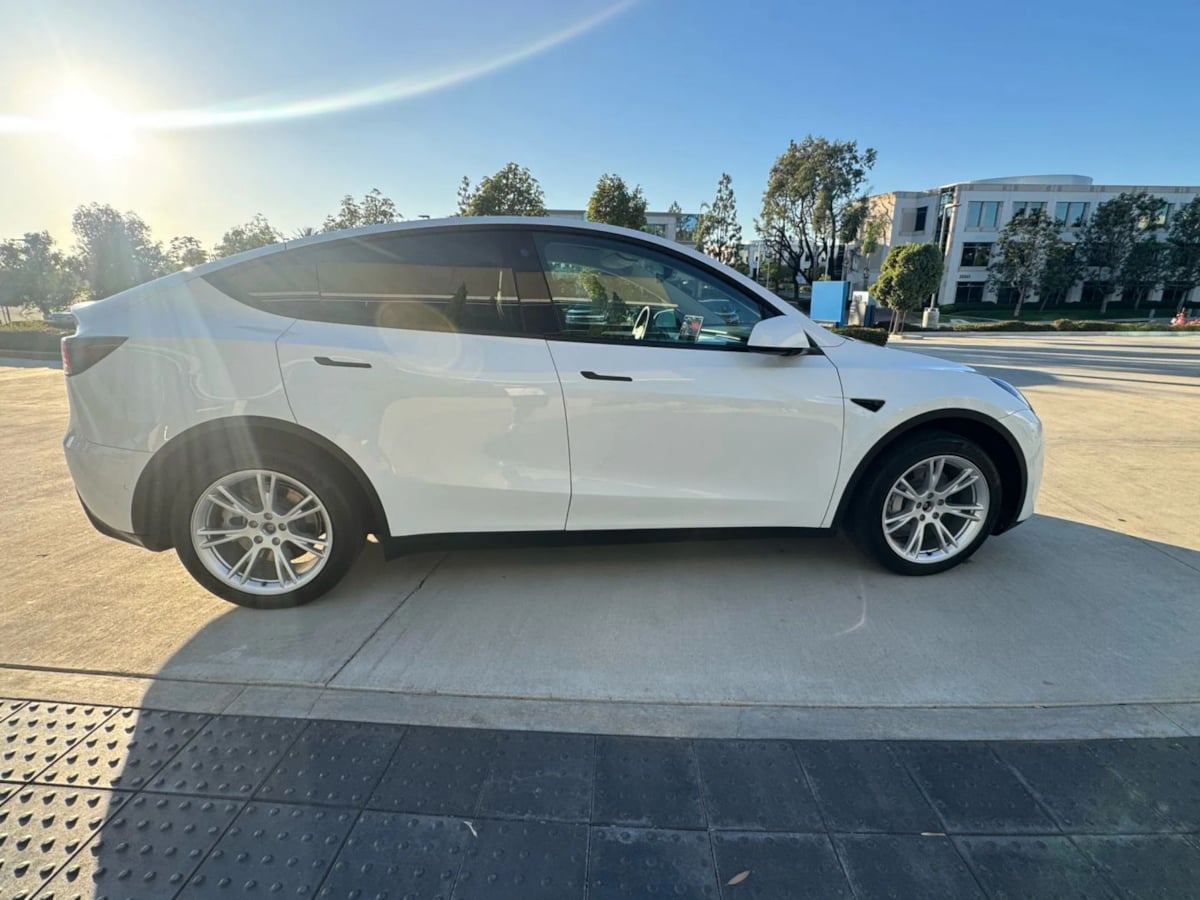 2022 Tesla Model Y Long Range photo 8
