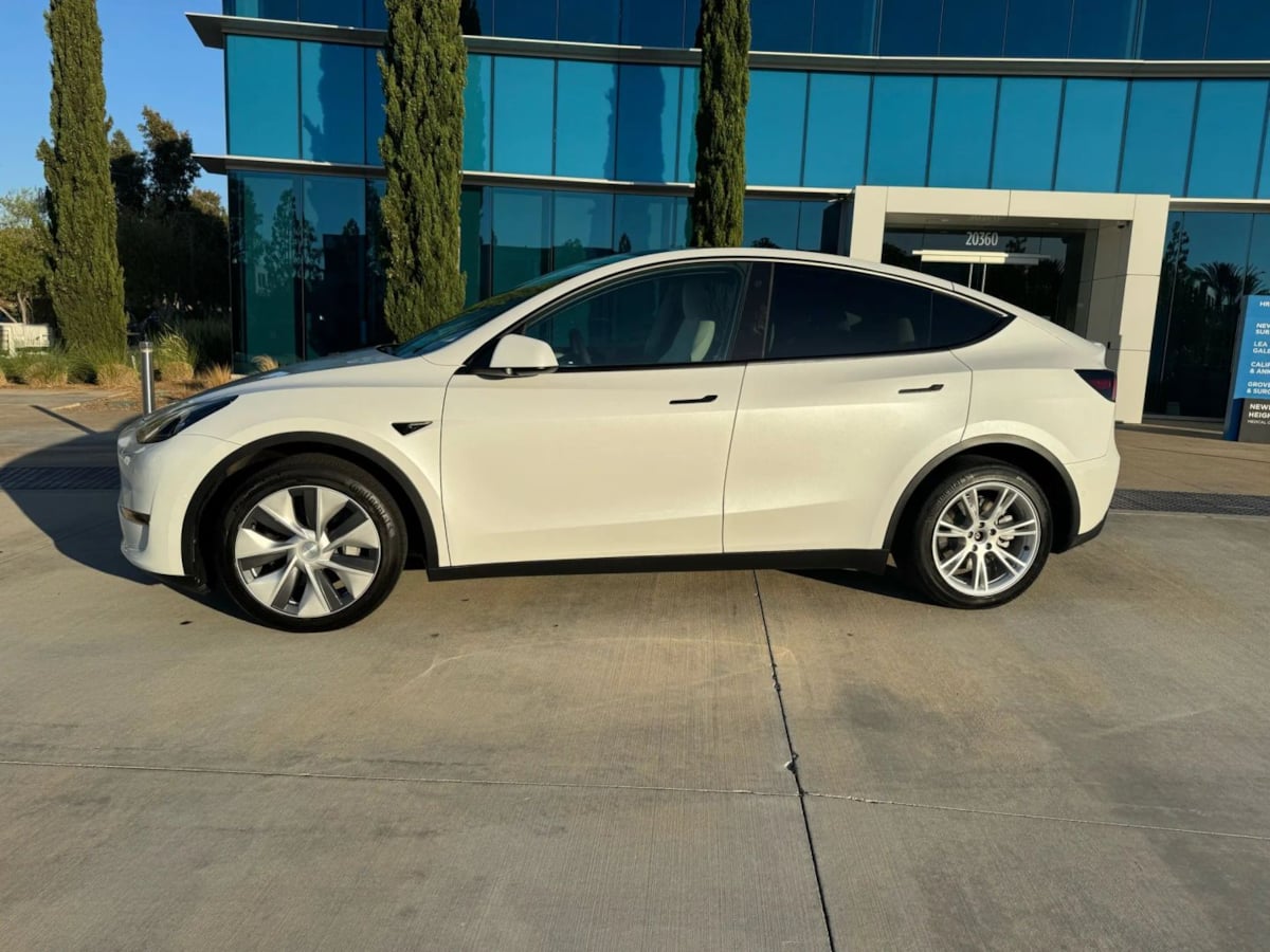 2022 Tesla Model Y Long Range photo 9