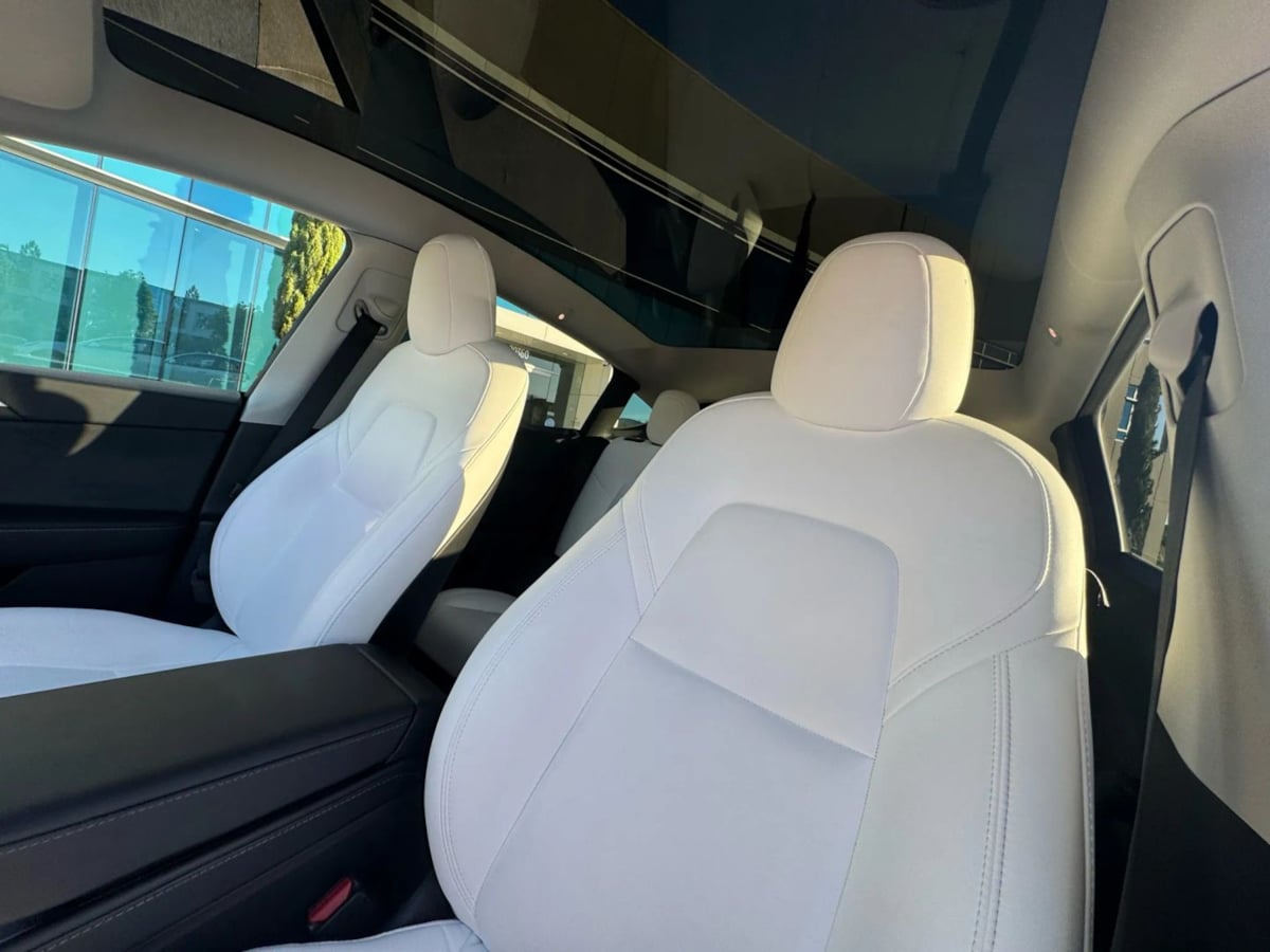 2022 Tesla Model Y Long Range photo 11