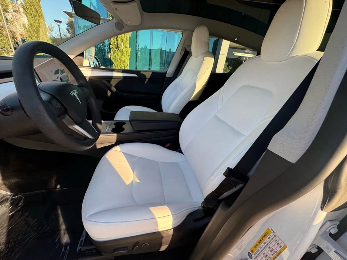 2022 Tesla Model Y Long Range photo 12