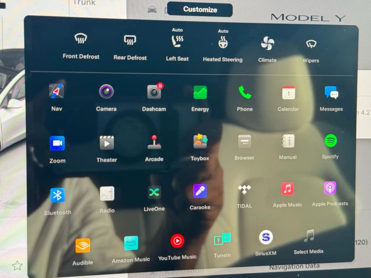 2022 Tesla Model Y Long Range photo 17