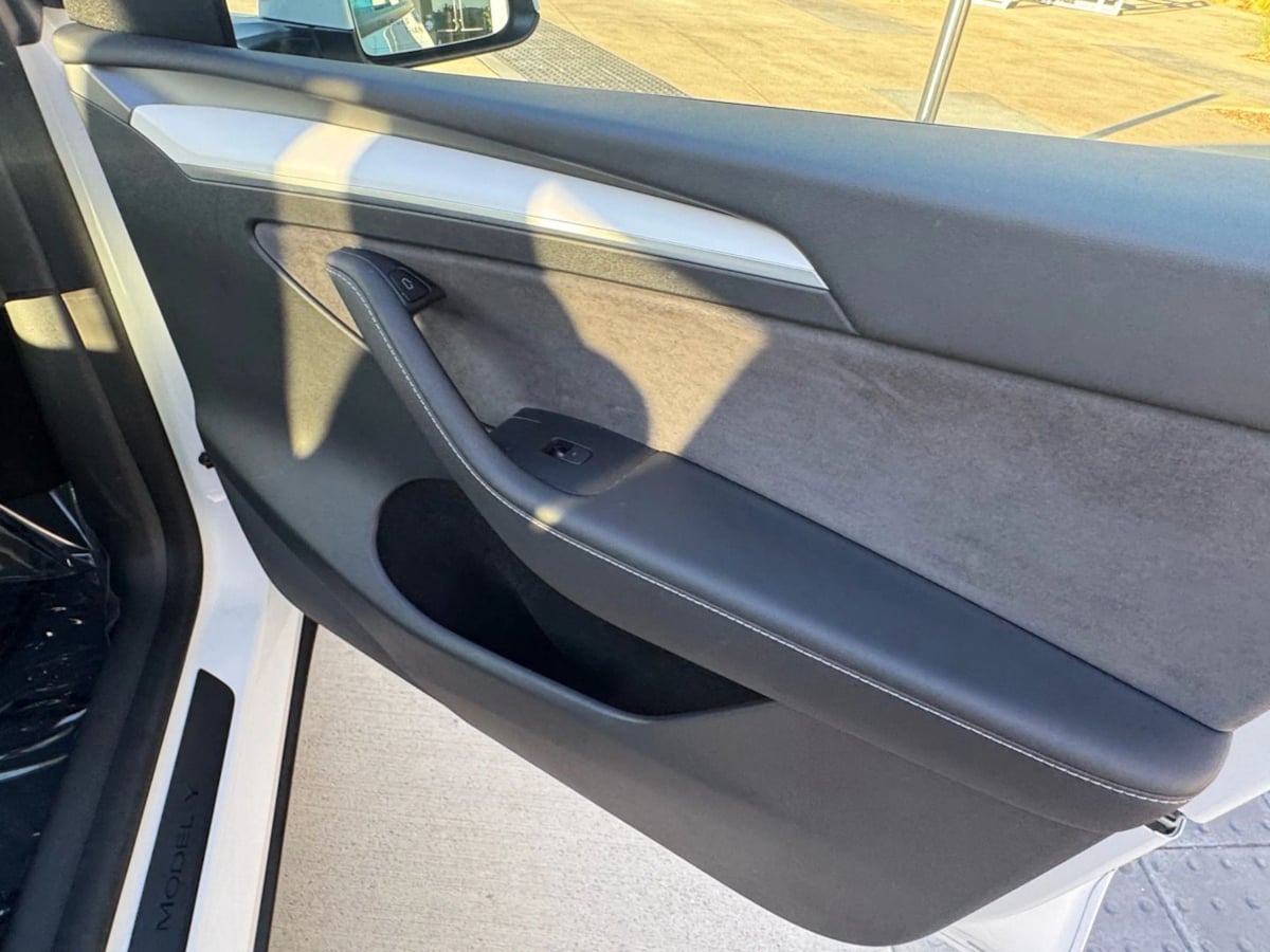 2022 Tesla Model Y Long Range photo 21