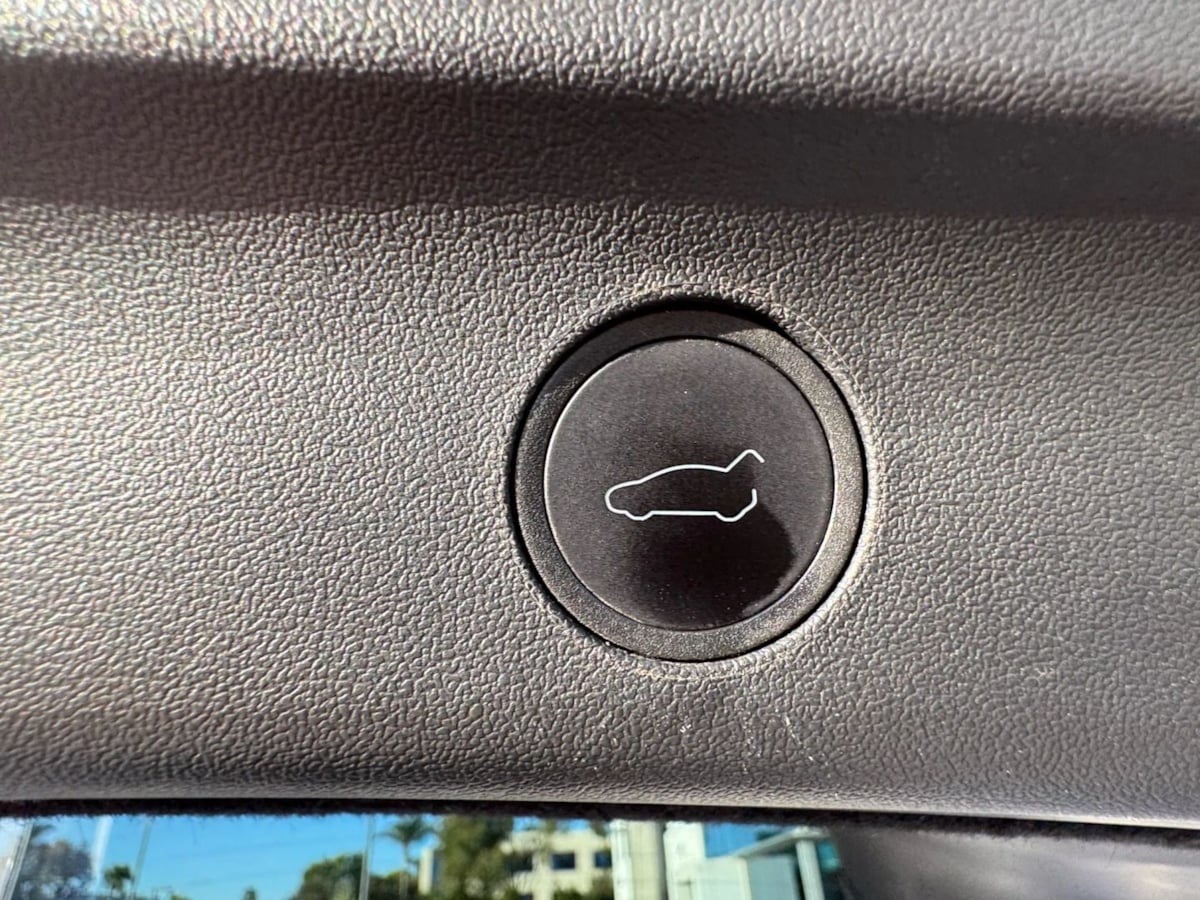 2022 Tesla Model Y Long Range photo 28