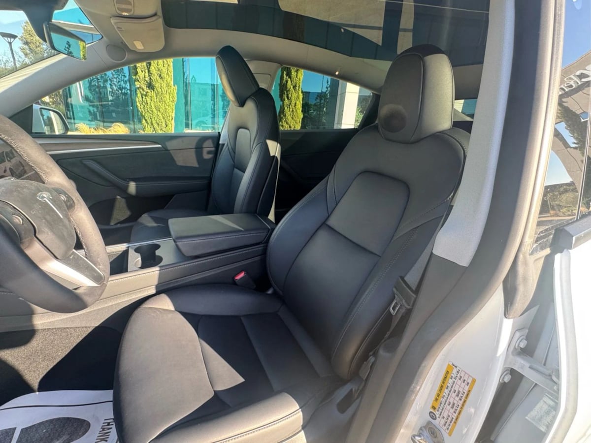 2023 Tesla Model Y Long Range photo 12