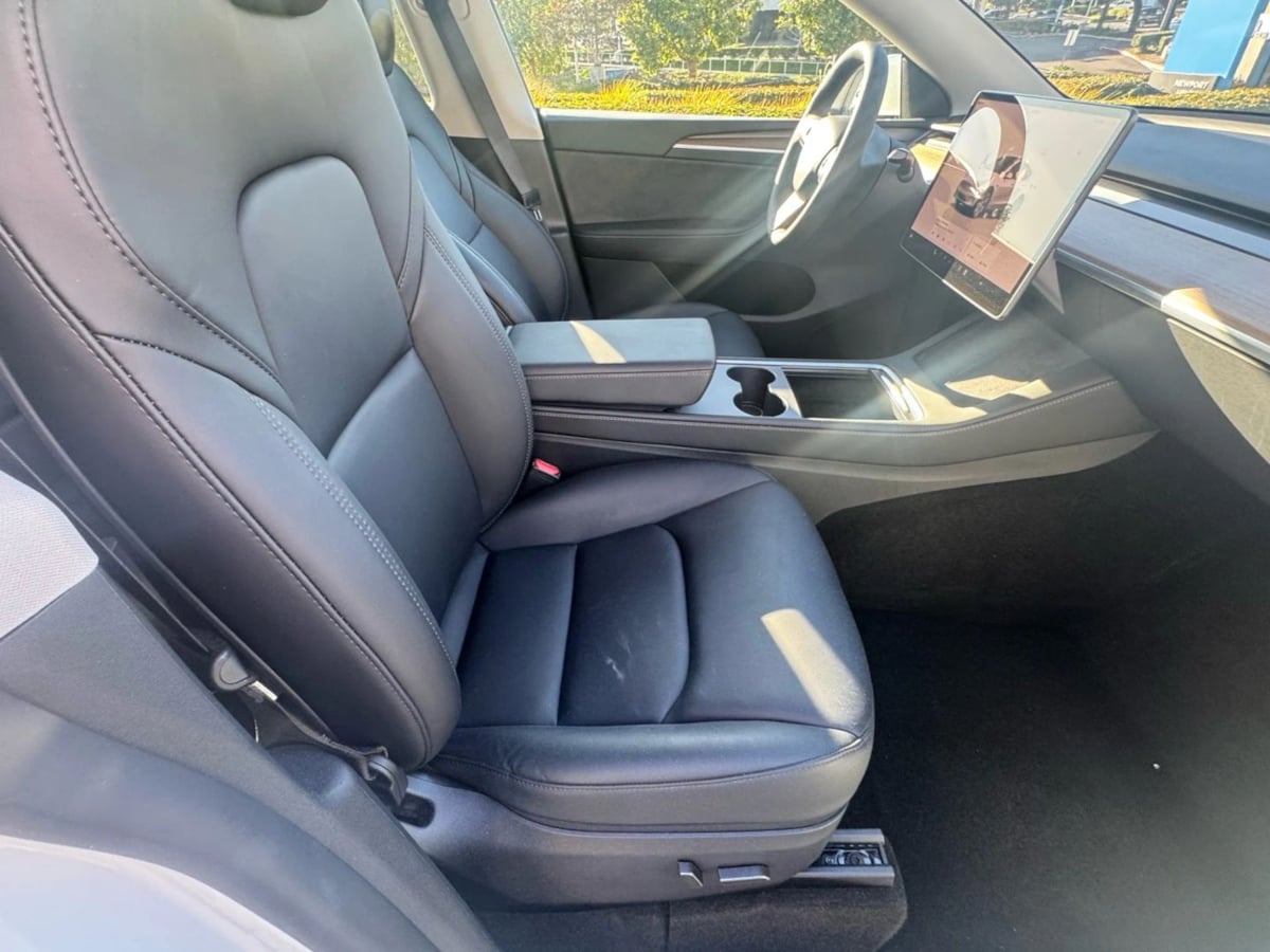 2023 Tesla Model Y Long Range photo 14