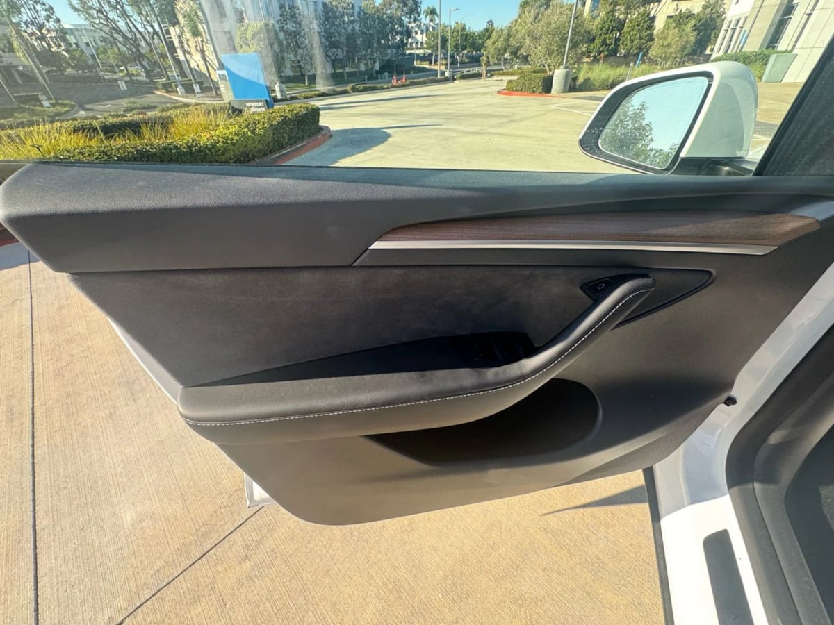 2023 Tesla Model Y Long Range photo 25