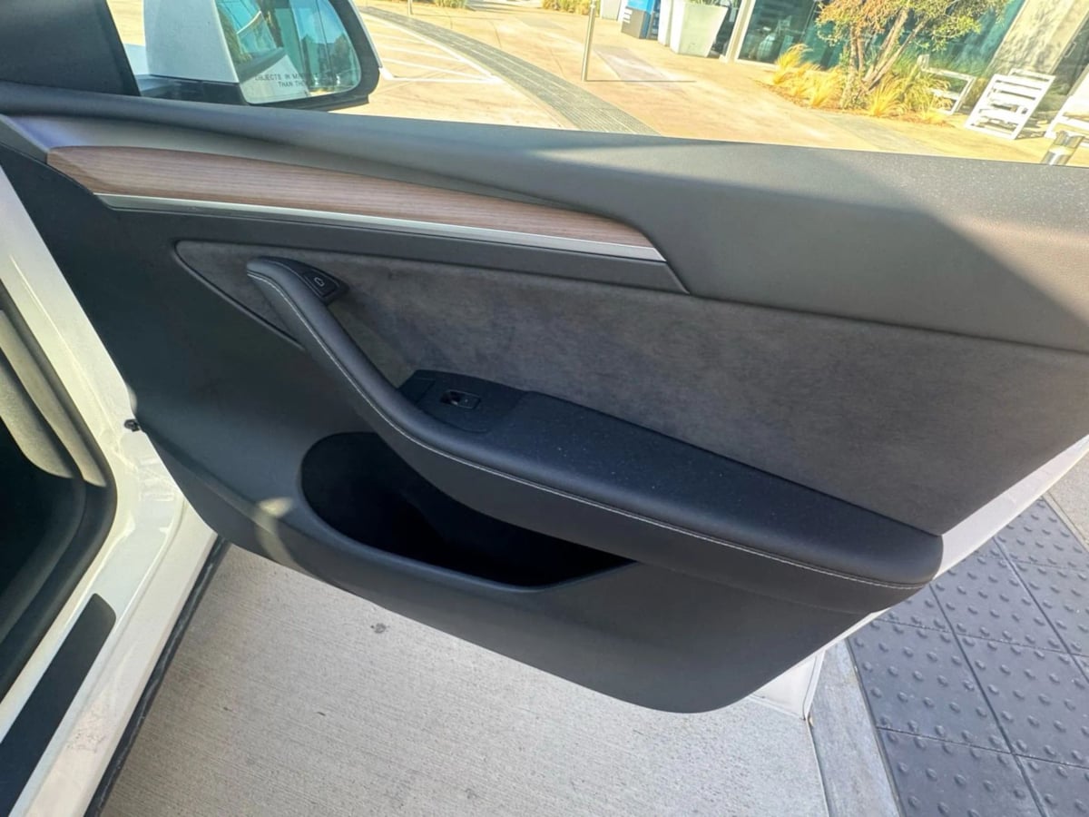 2023 Tesla Model Y Long Range photo 26