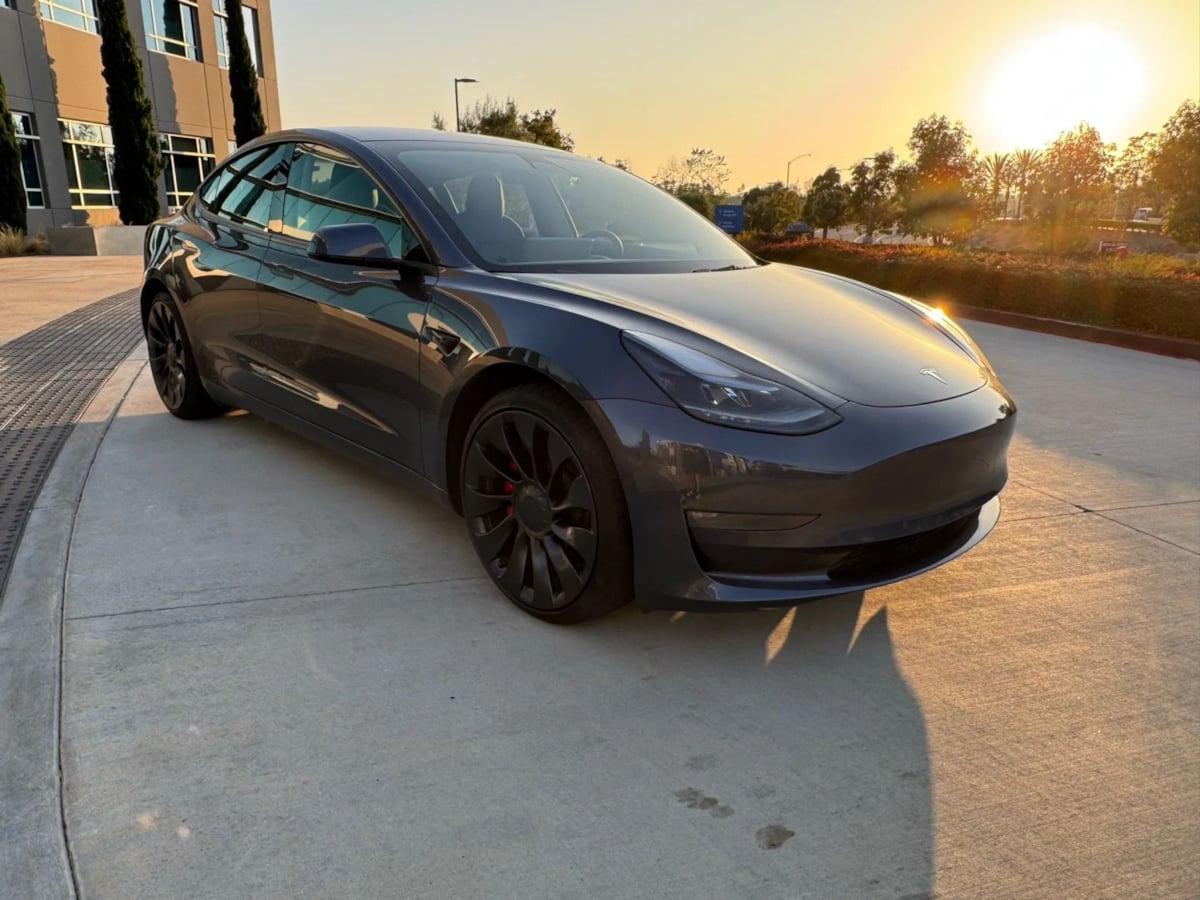 2022 Tesla Model 3 Performance photo 3
