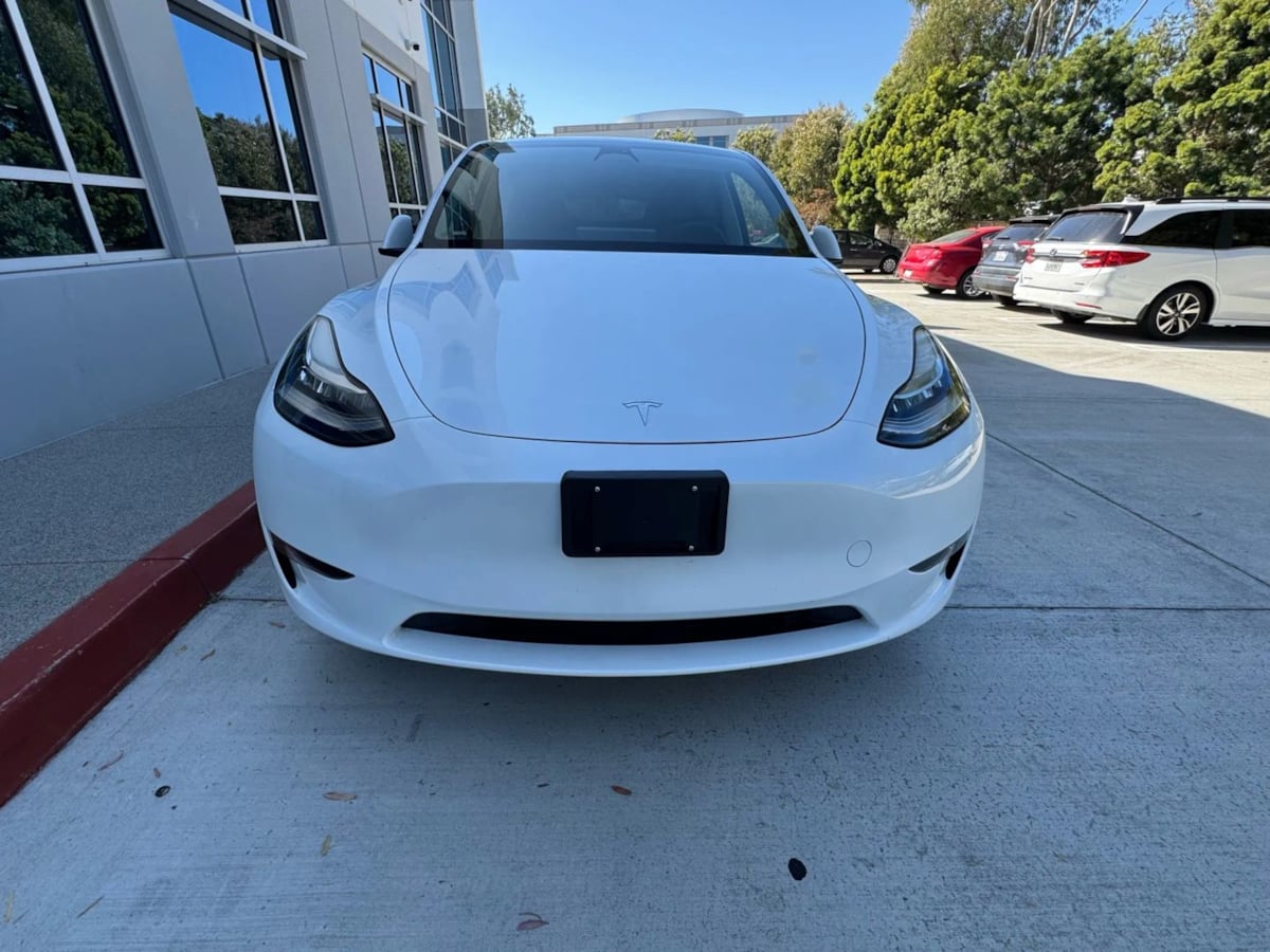 2023 Tesla Model Y Long Range photo 2