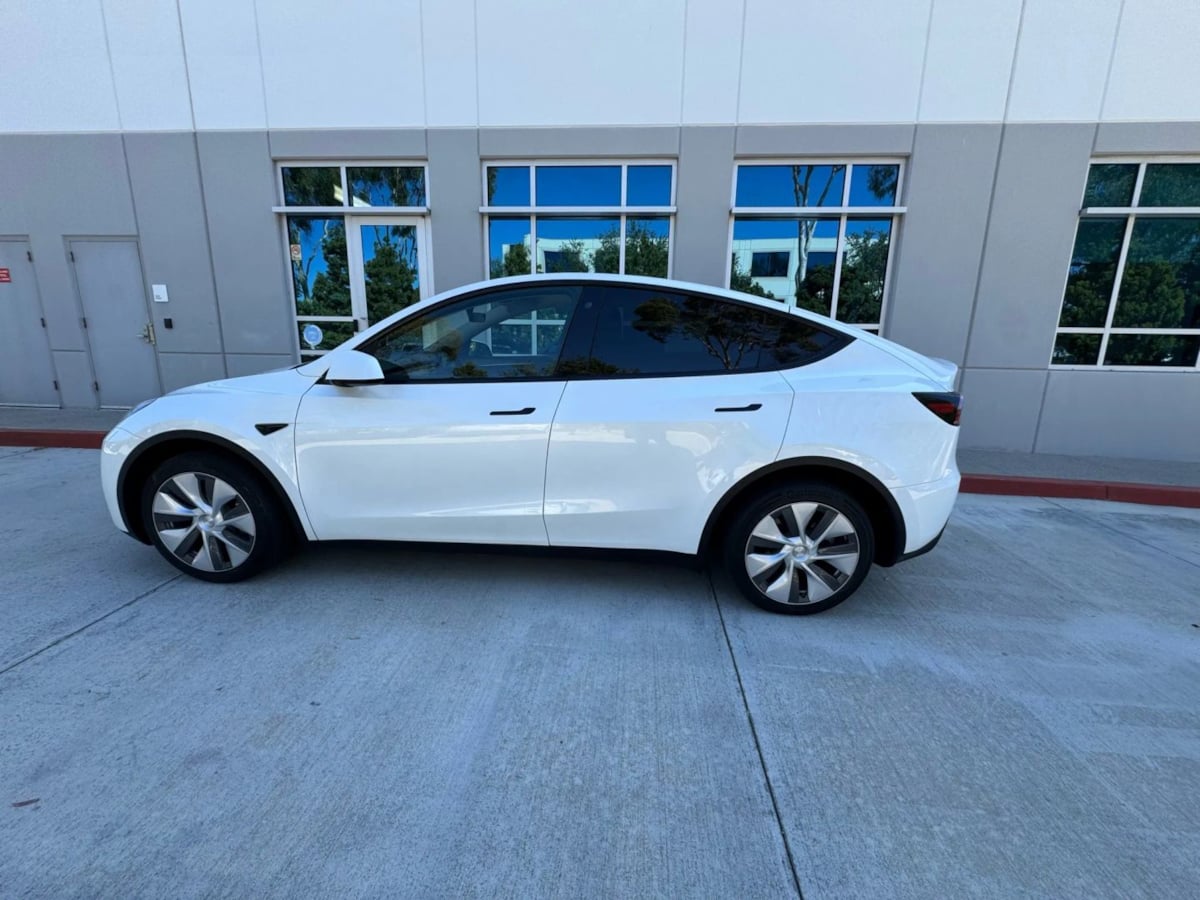 2023 Tesla Model Y Long Range photo 9