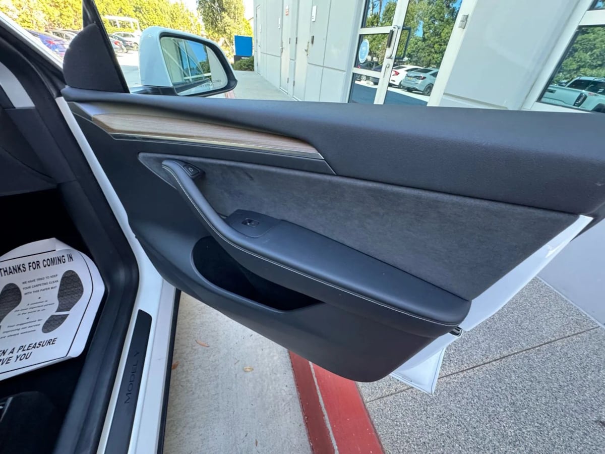2023 Tesla Model Y Long Range photo 23